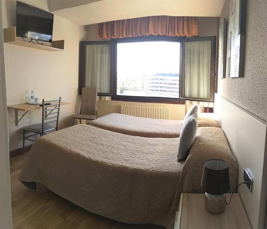Alojamientos Pamplona Luaran gambar