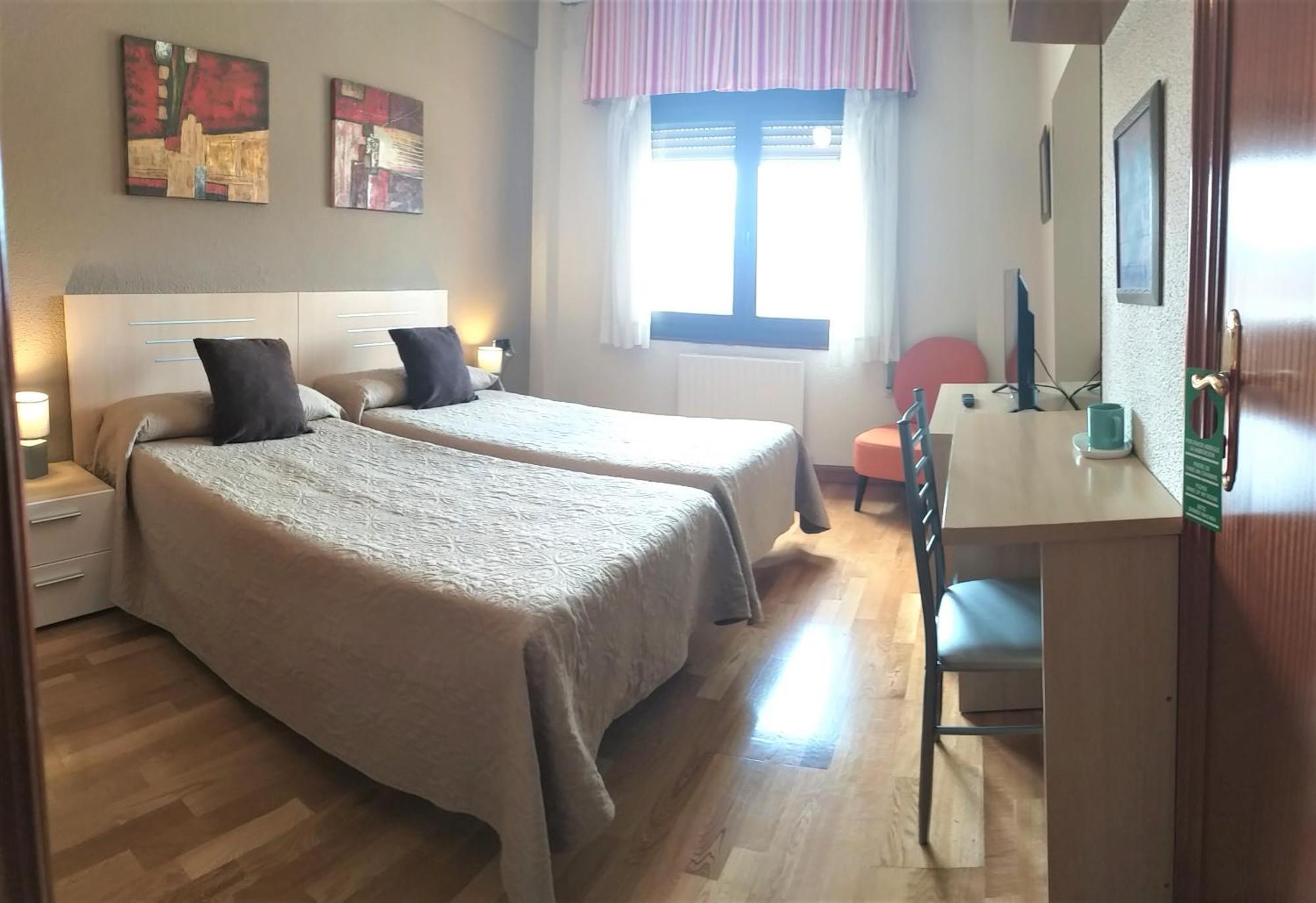 Alojamientos Pamplona Luaran gambar